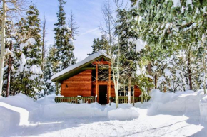 Lovely Log Cabin With Fire Pit!